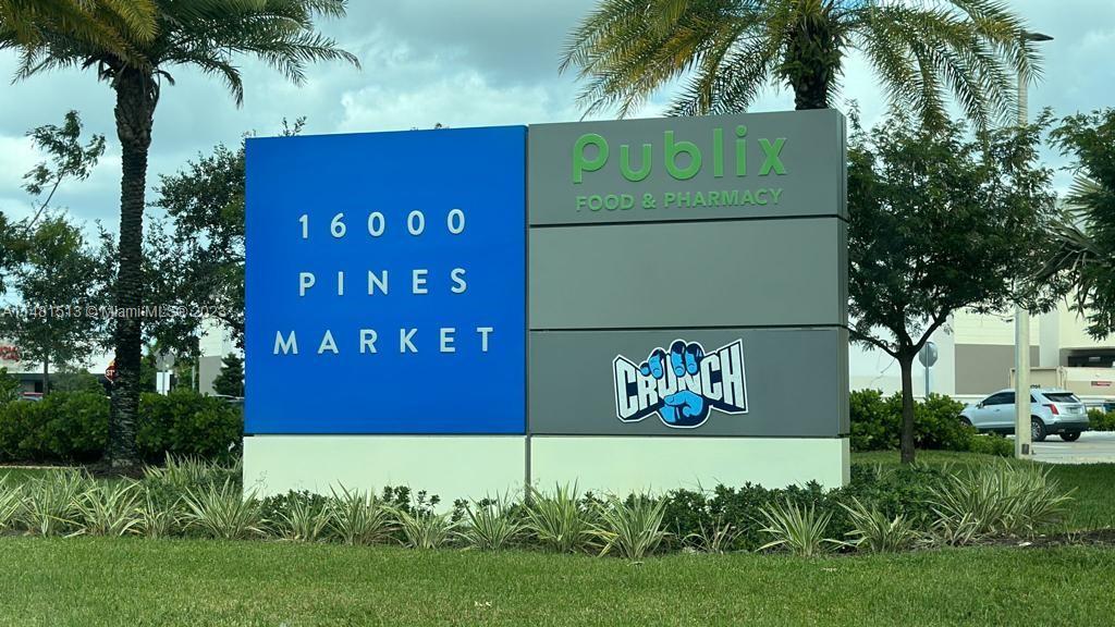 Brand new luxury townhome located in the heart of Pembroke Pines. In front of Burlington, TJ Maxx, Costo, Five Bellow, Publix, USPS.