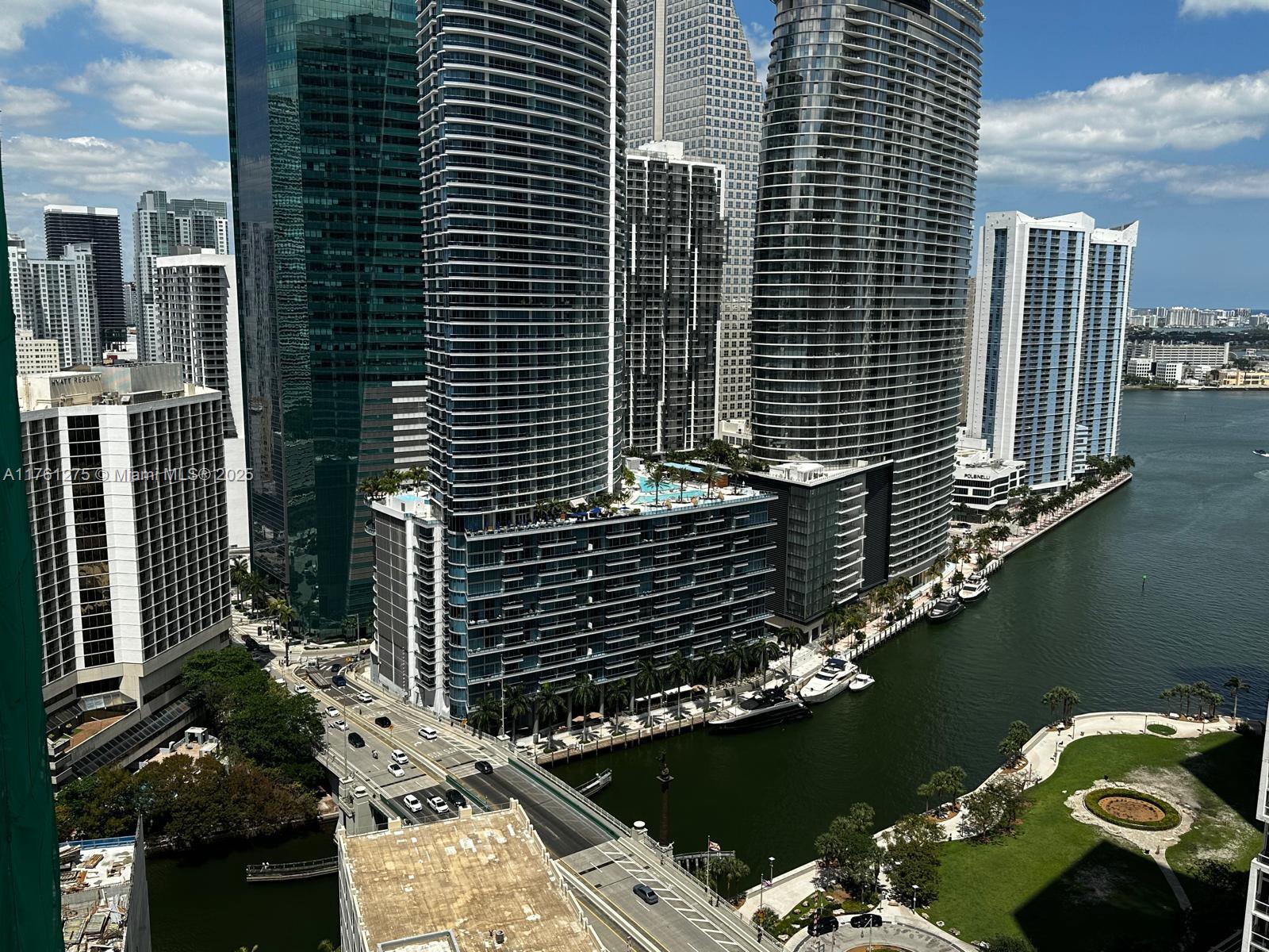 500 Brickell Ave 3307, Miami, Broward County, Florida - 2 Bedrooms  
2 Bathrooms - 