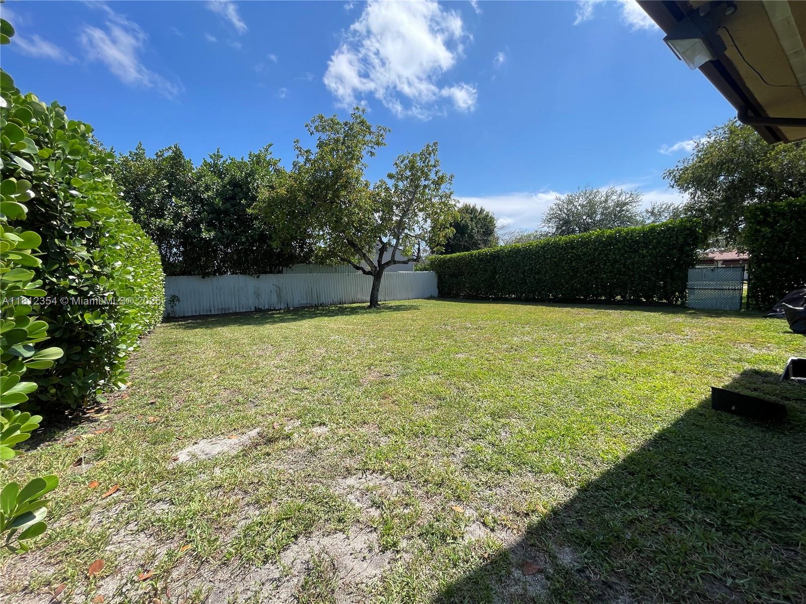 COUNTRY CLUB ESTATES SEC - Residential Lease