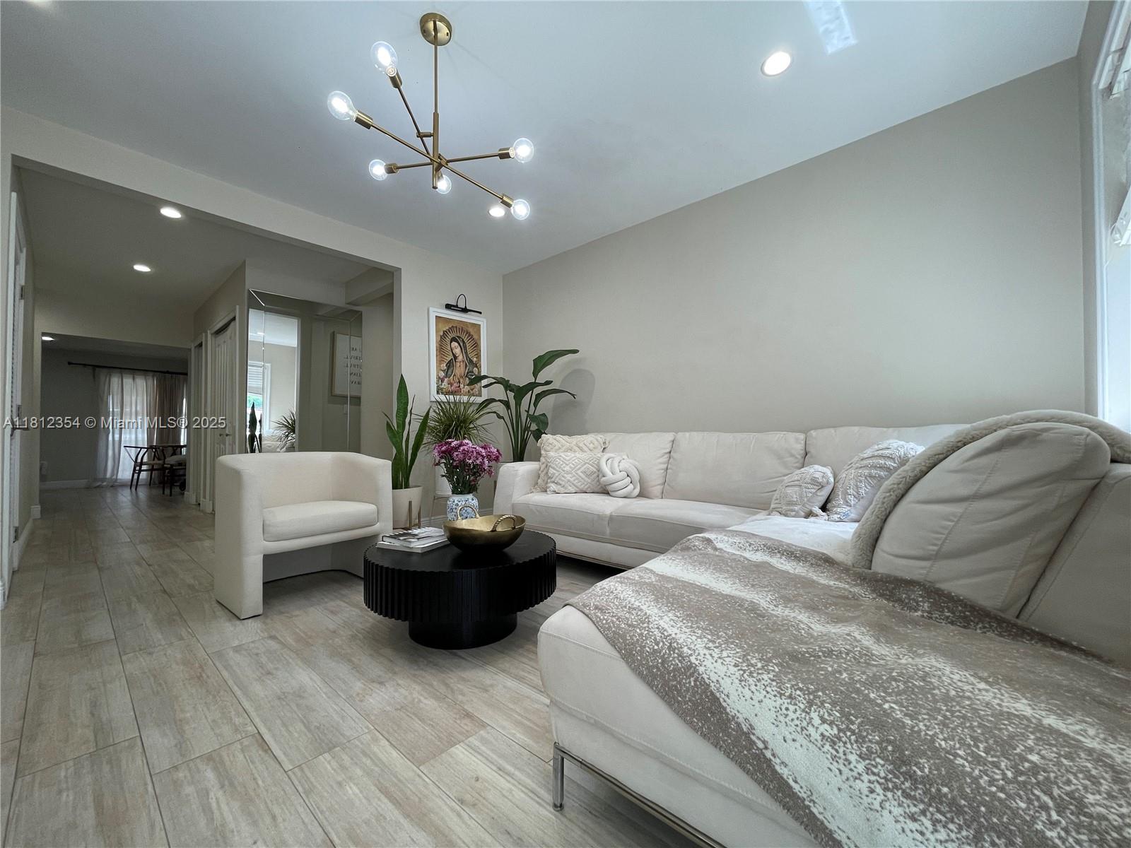 COUNTRY CLUB ESTATES SEC - Residential Lease