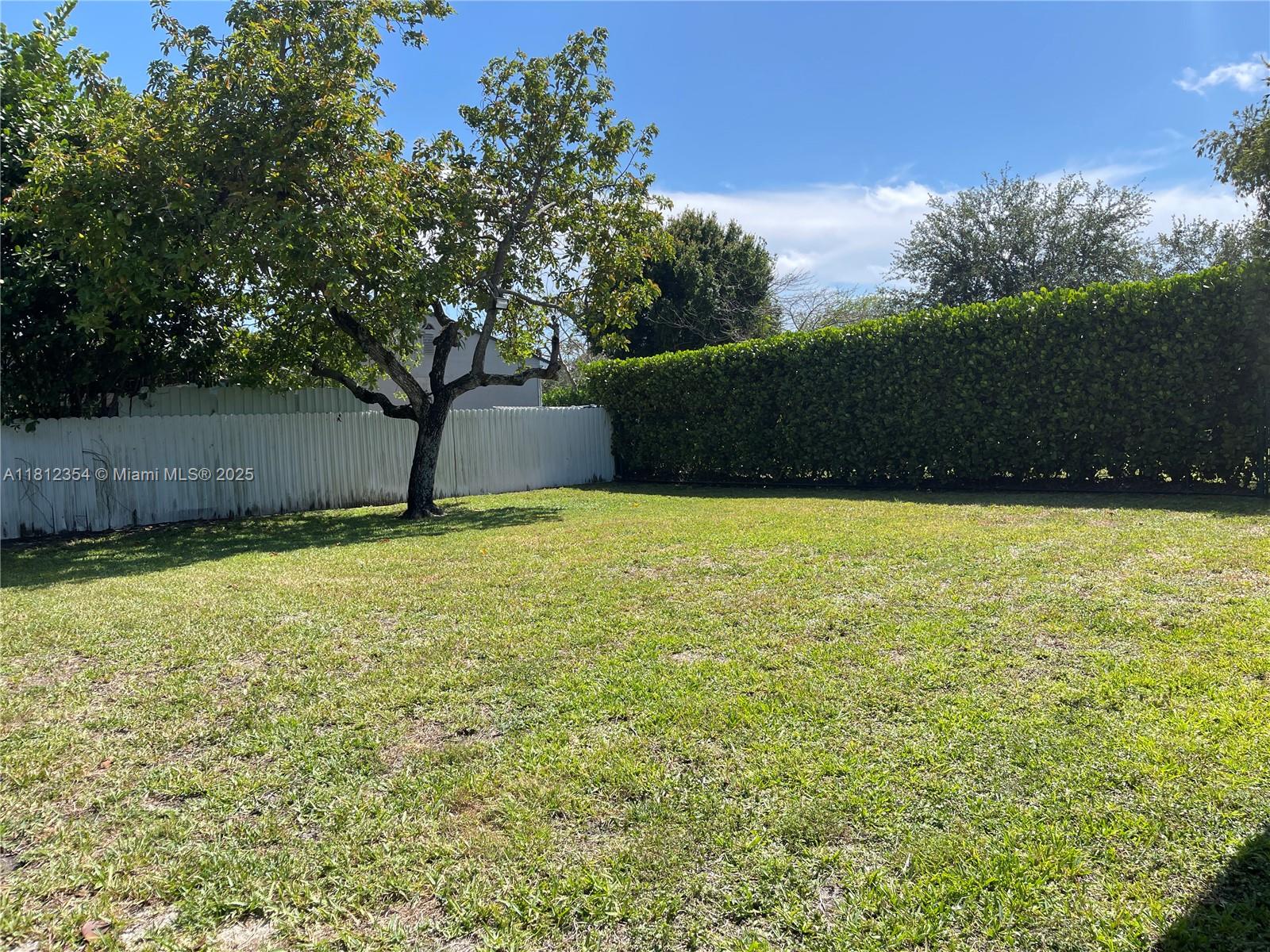 COUNTRY CLUB ESTATES SEC - Residential Lease