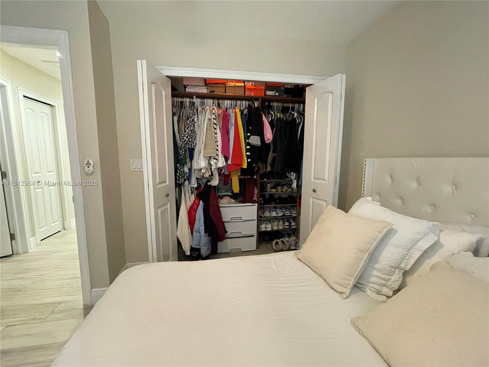COUNTRY CLUB ESTATES SEC - Residential Lease