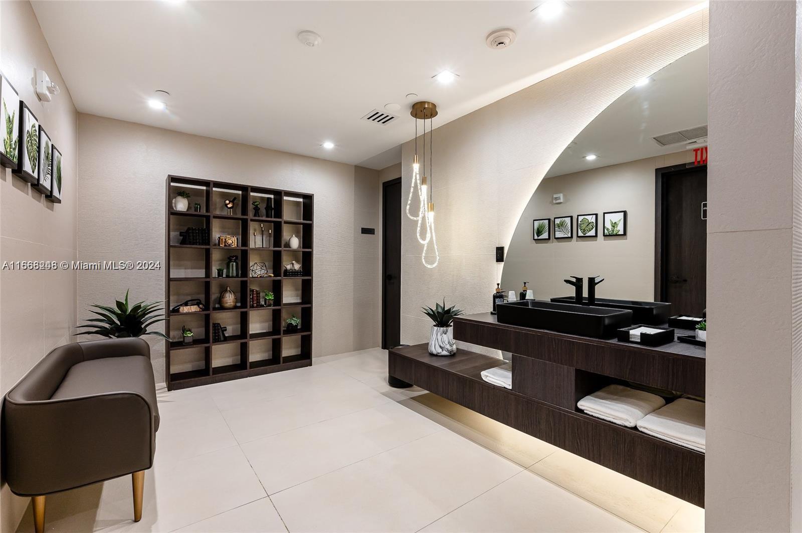 TDR TOWER II CONDO - Residential