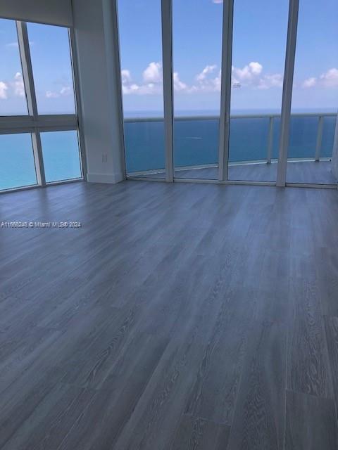 TDR TOWER II CONDO - Residential