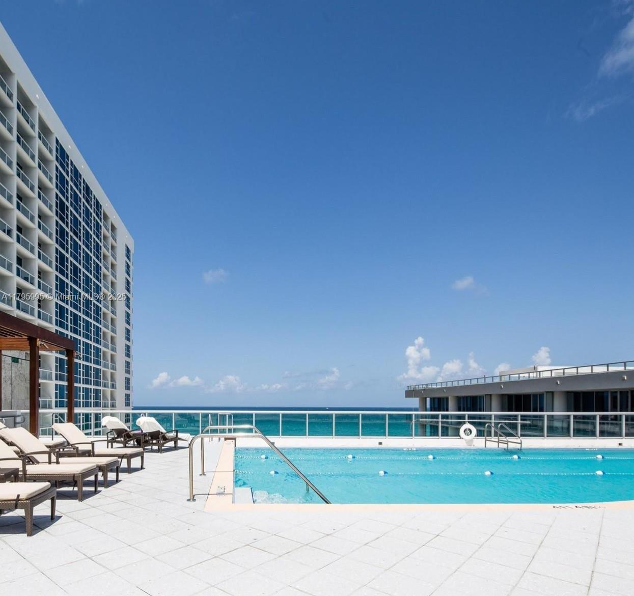 6801 Collins Ave 1401, Miami Beach, Miami-Dade County, Florida - 1 Bedrooms  
1 Bathrooms - 