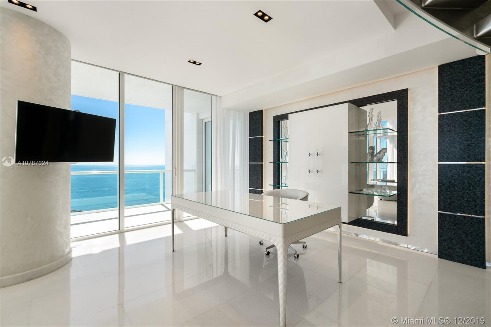 CONTINUUM ON SOUTH BEACH - Residential