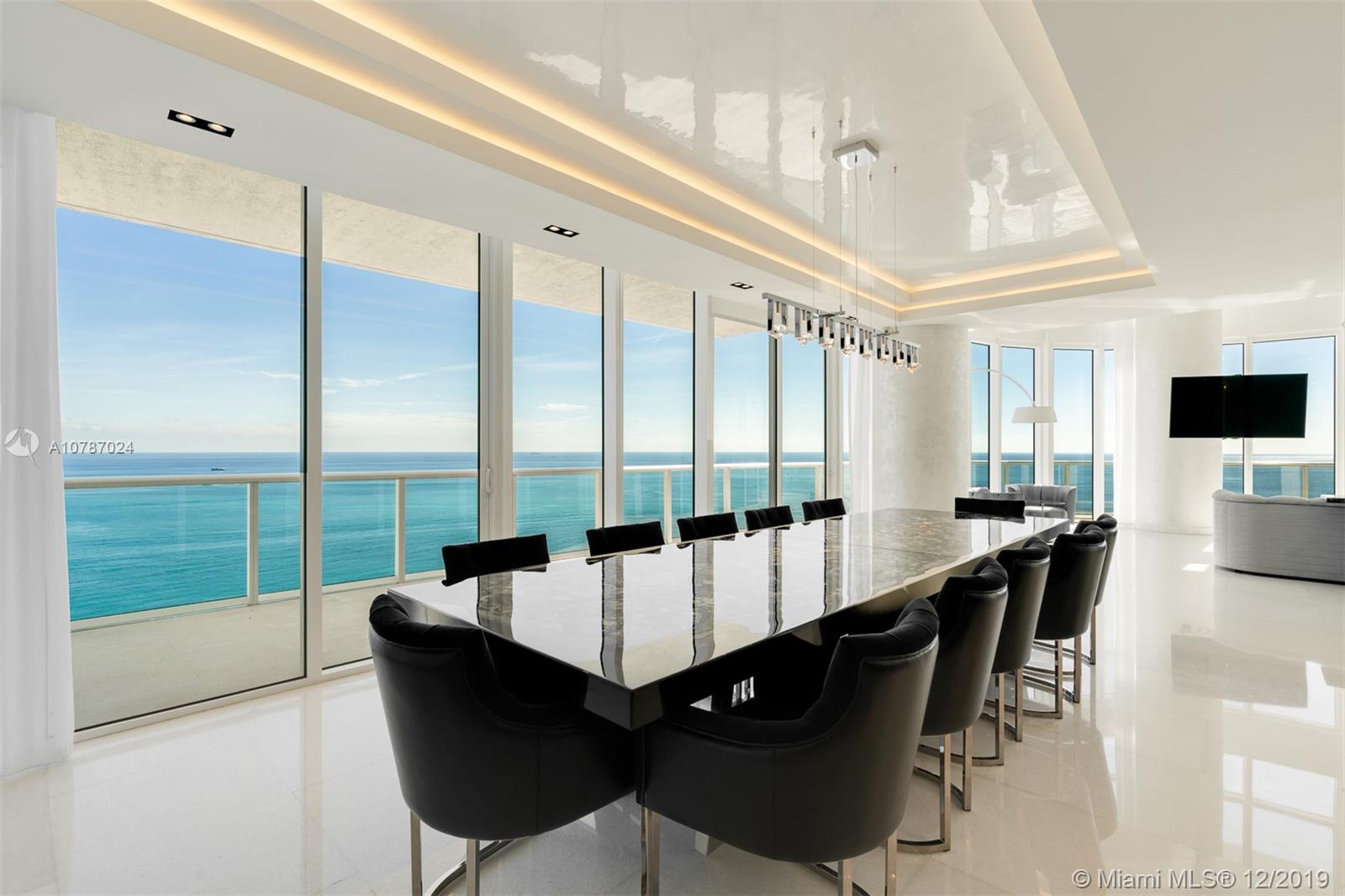 CONTINUUM ON SOUTH BEACH - Residential