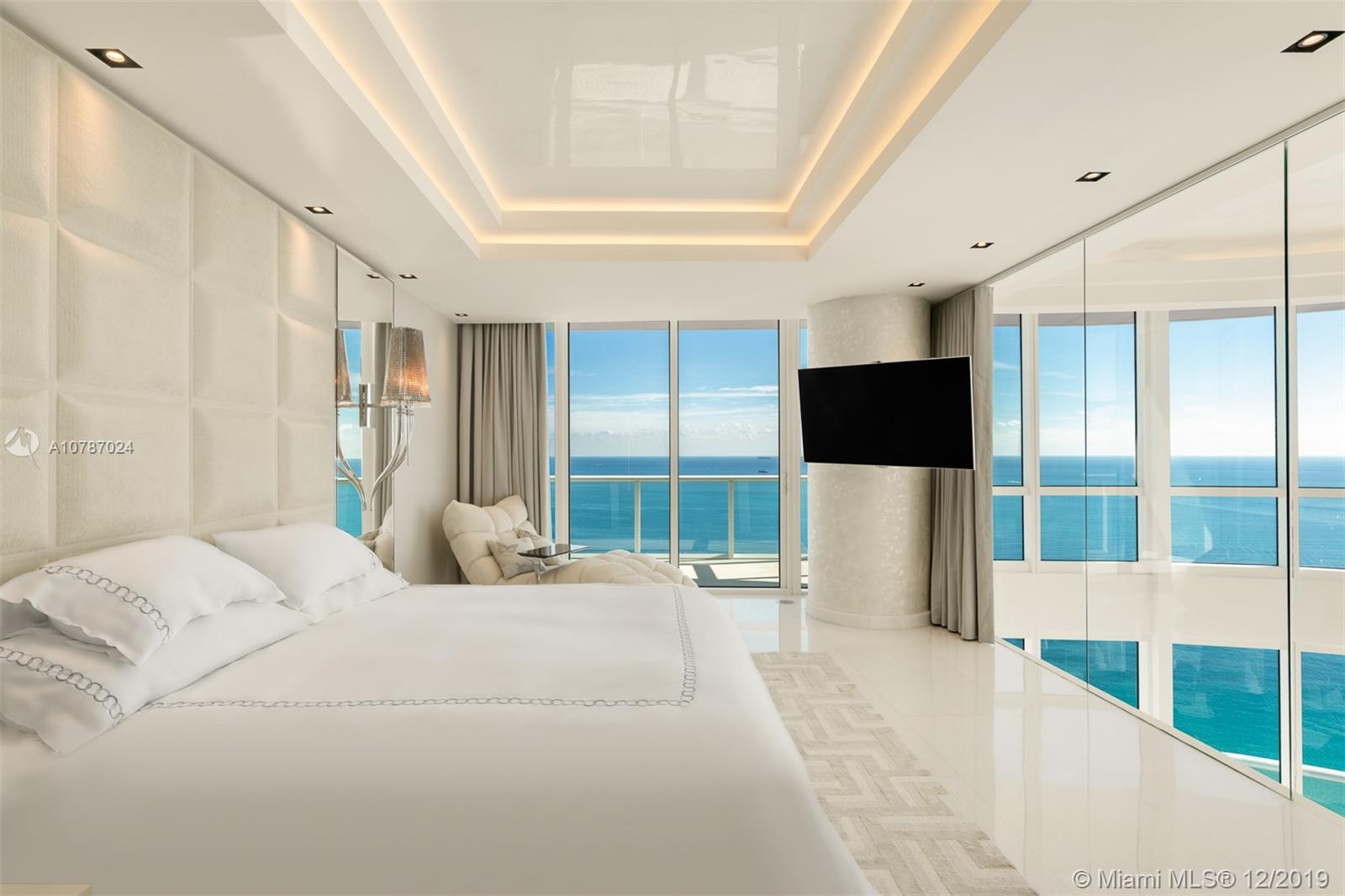 CONTINUUM ON SOUTH BEACH - Residential