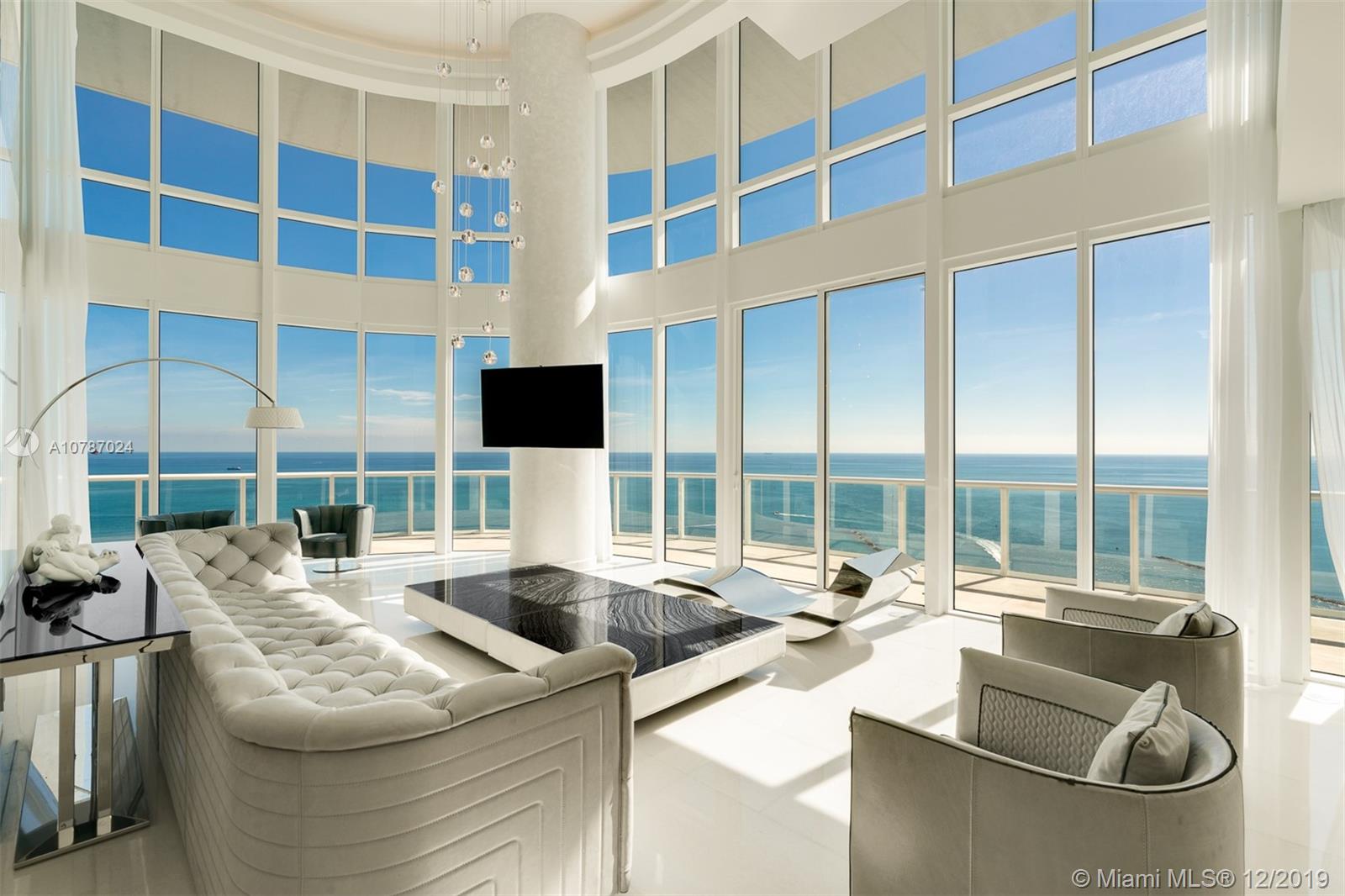 CONTINUUM ON SOUTH BEACH - Residential