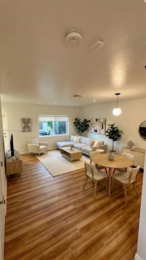 3063 Center St 15 Miami FL 33133