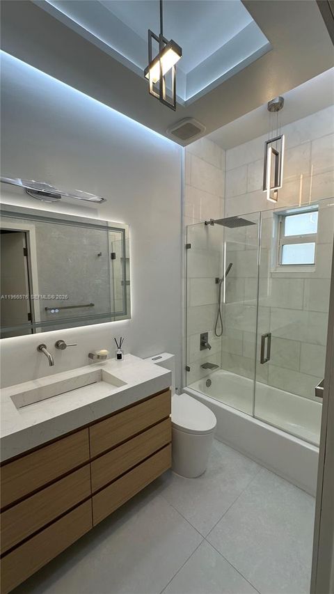 3063 Center St 15 Miami FL 33133