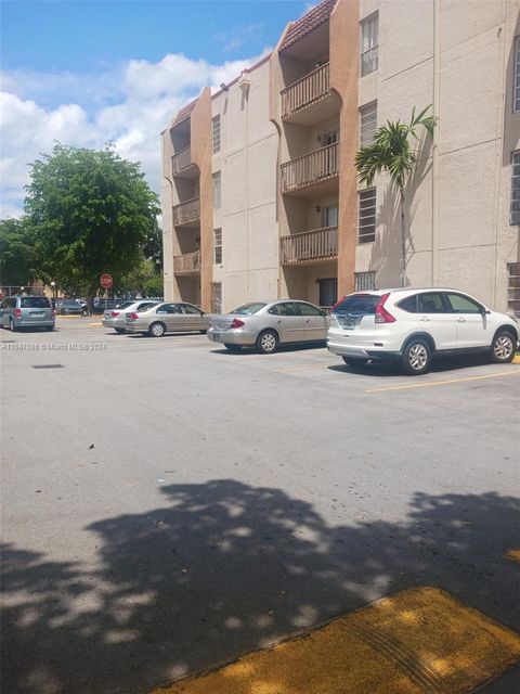 Condominium in Miami FL 4725 7th St 15.jpg