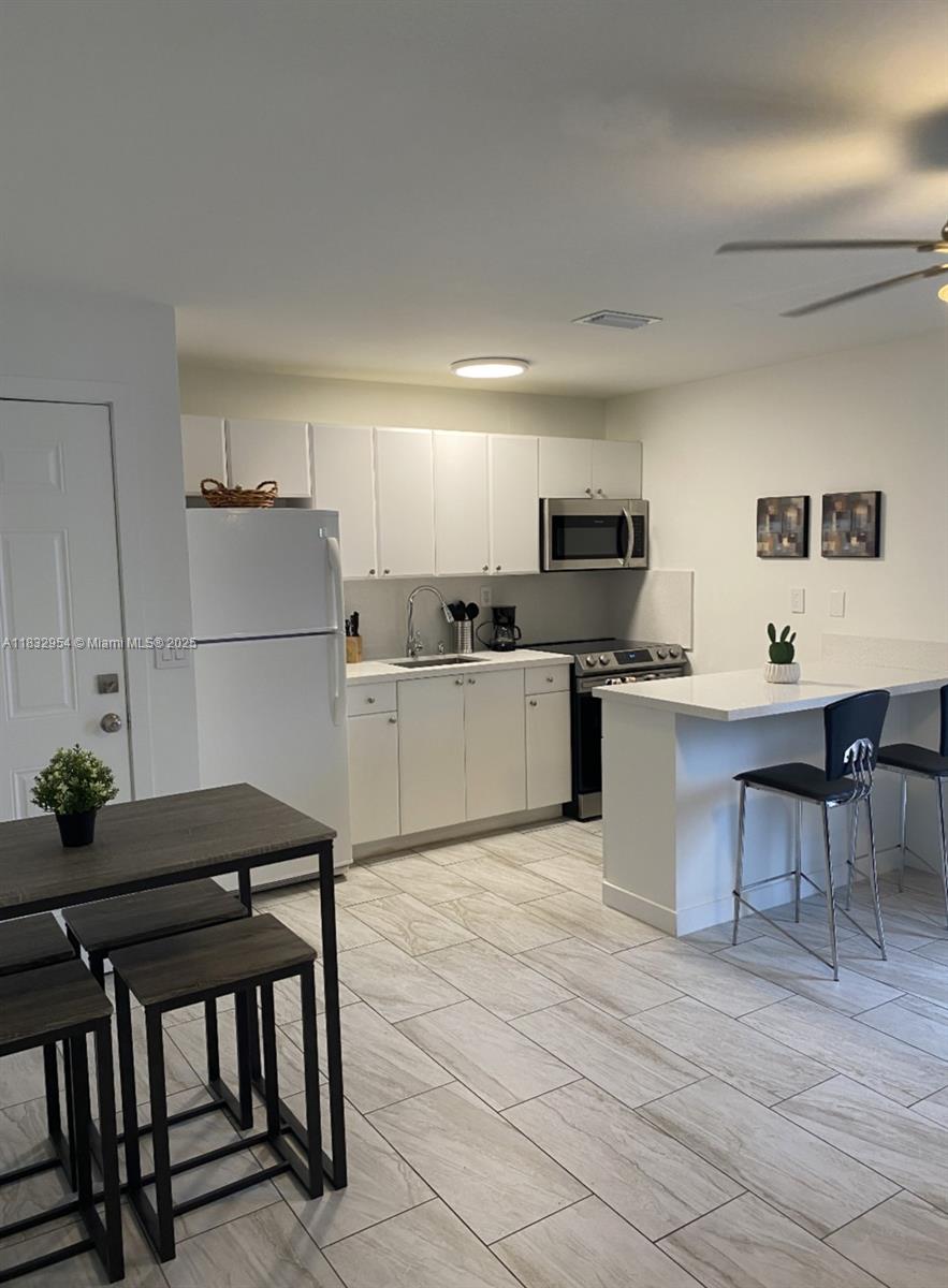 Blocks from Hialeah, Amazon, St Thomas University, Metro station, Opalocka downtown and airport, independent entrance, private patio, Exterior gazebo, laundry in building, Central AC, Assigned Parking for 2 - Safe & Nice
Furniture pictures as reference only.