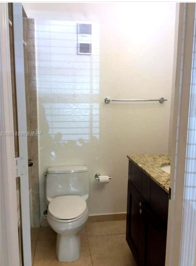 VISTA LAGO AT THE HAMMOCK - Residential Lease