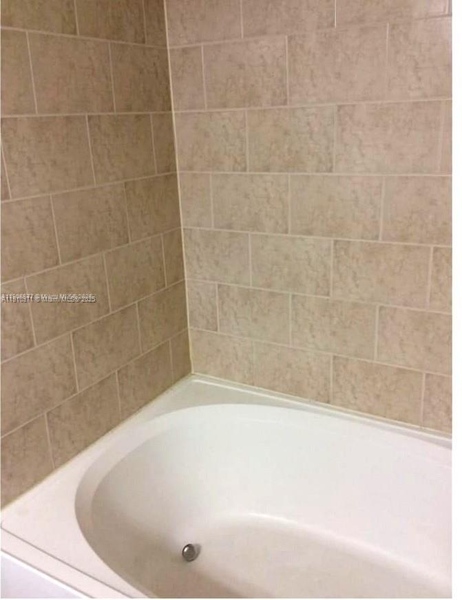 VISTA LAGO AT THE HAMMOCK - Residential Lease