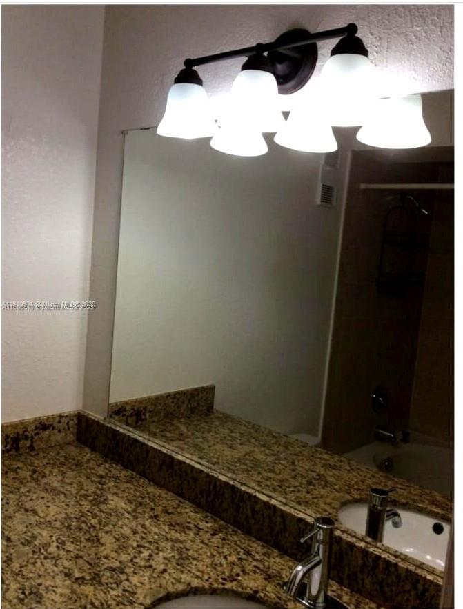 VISTA LAGO AT THE HAMMOCK - Residential Lease