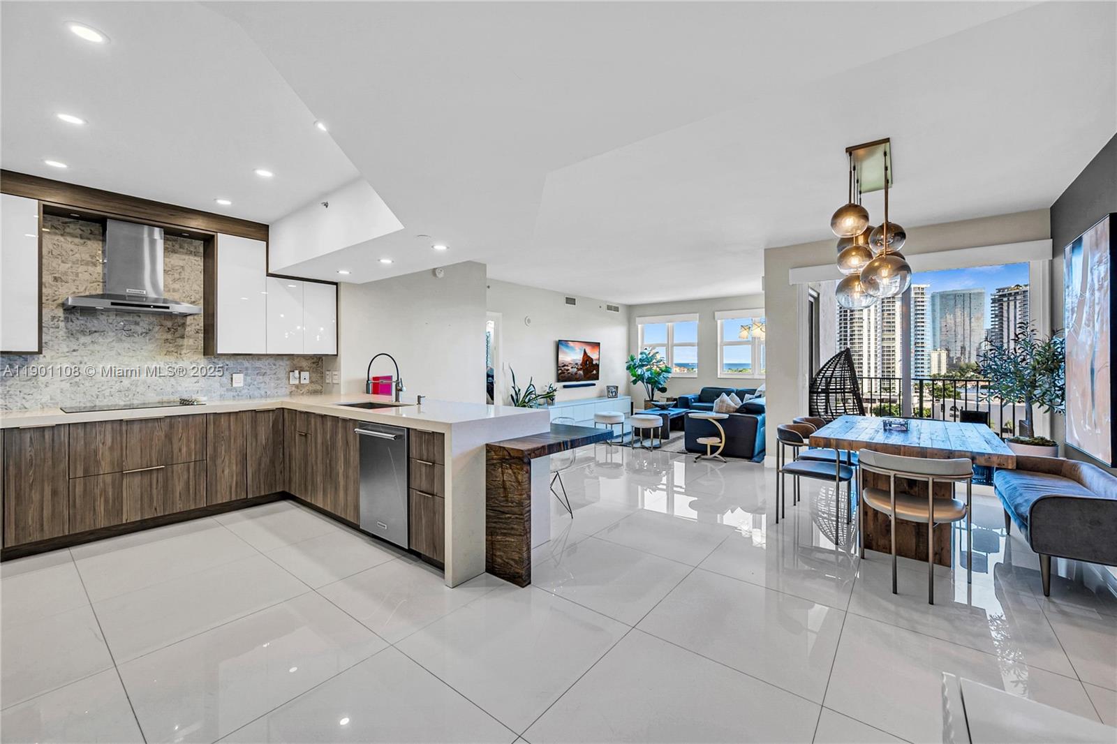 TURNBERRY VILLAGE SO TOWE - Residential Lease