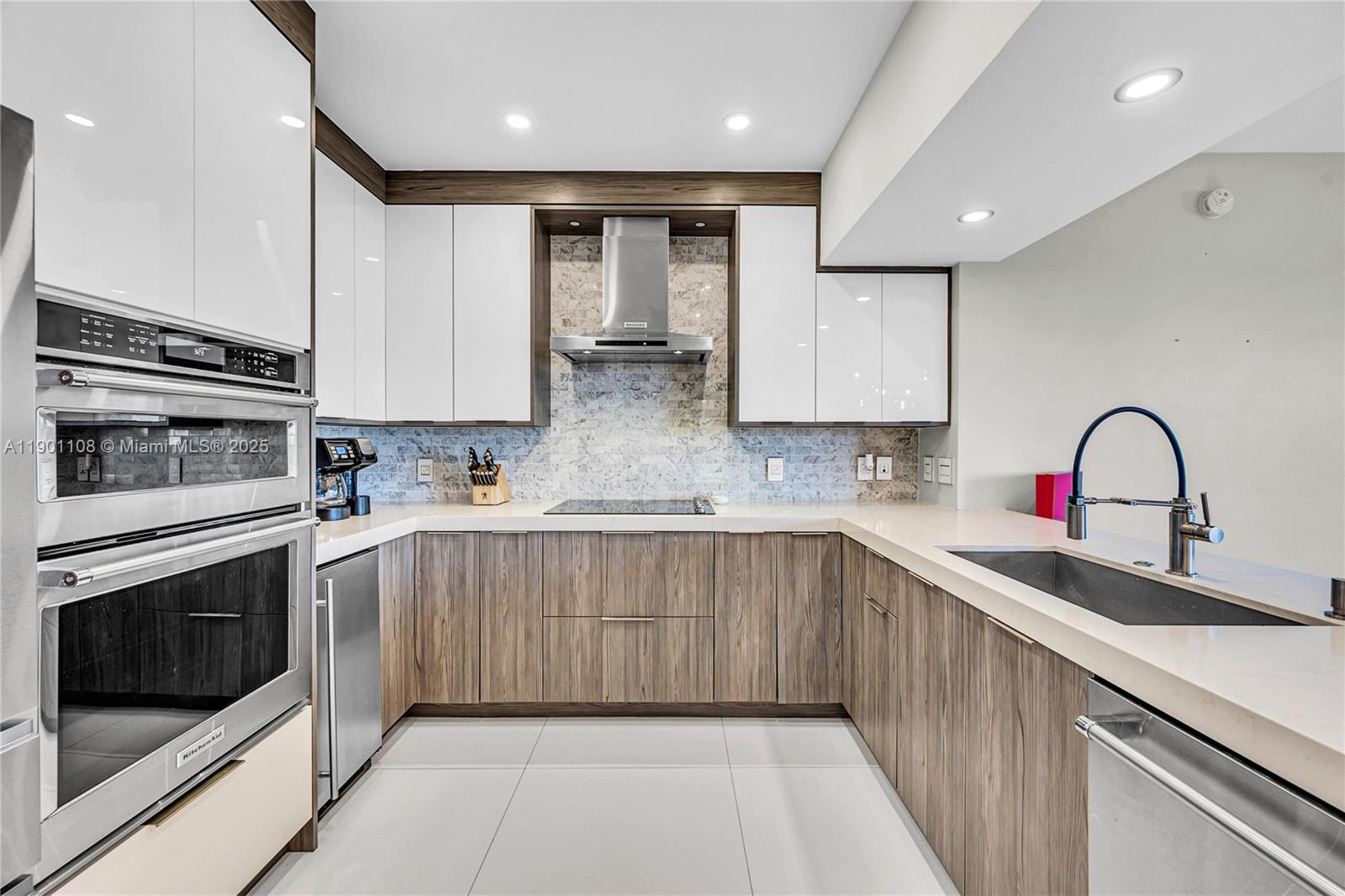 TURNBERRY VILLAGE SO TOWE - Residential Lease