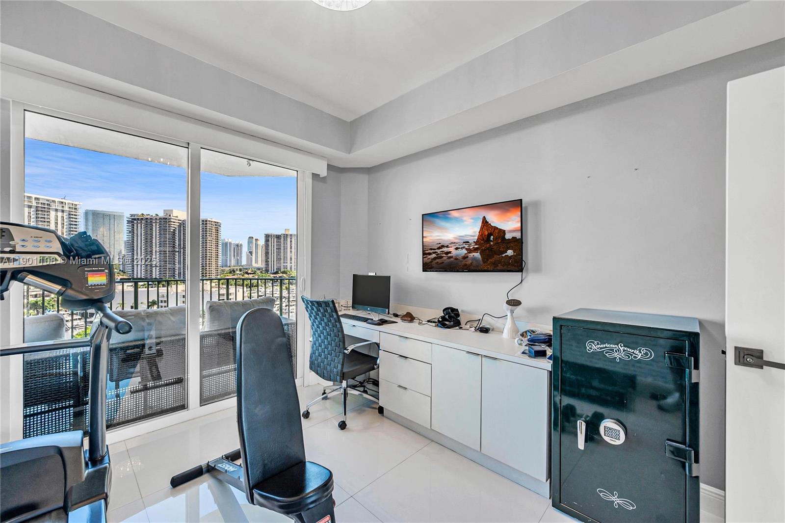 TURNBERRY VILLAGE SO TOWE - Residential Lease