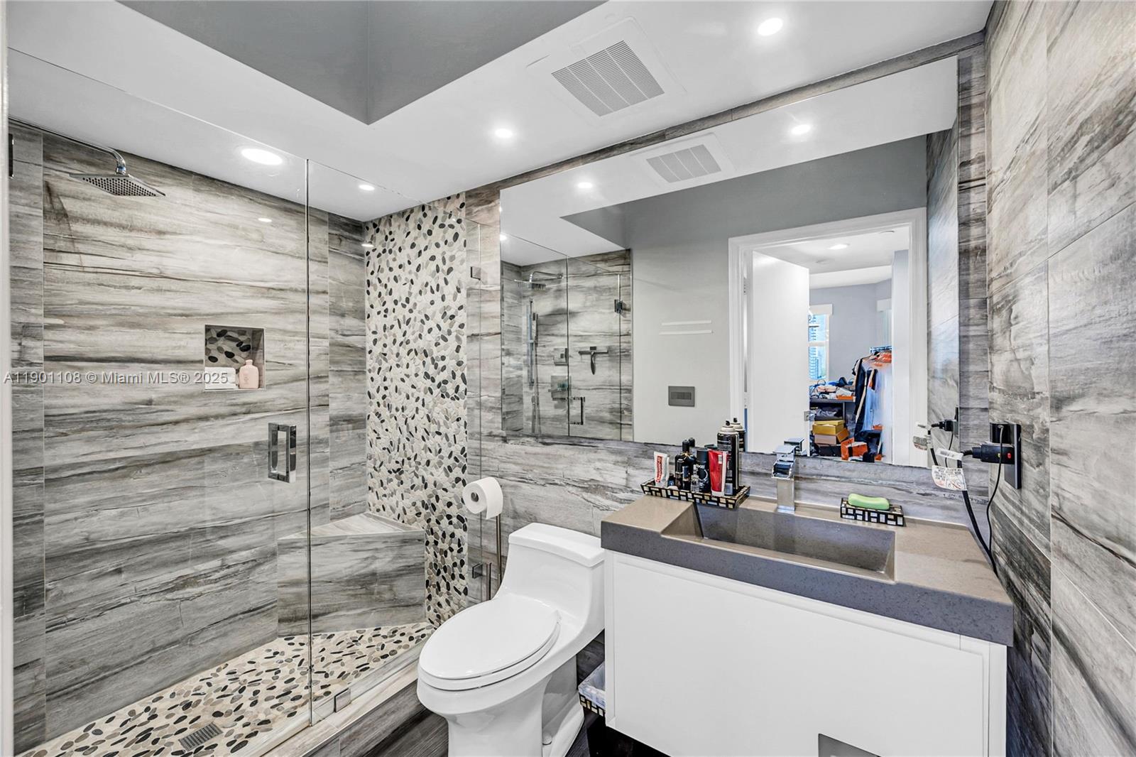 TURNBERRY VILLAGE SO TOWE - Residential Lease