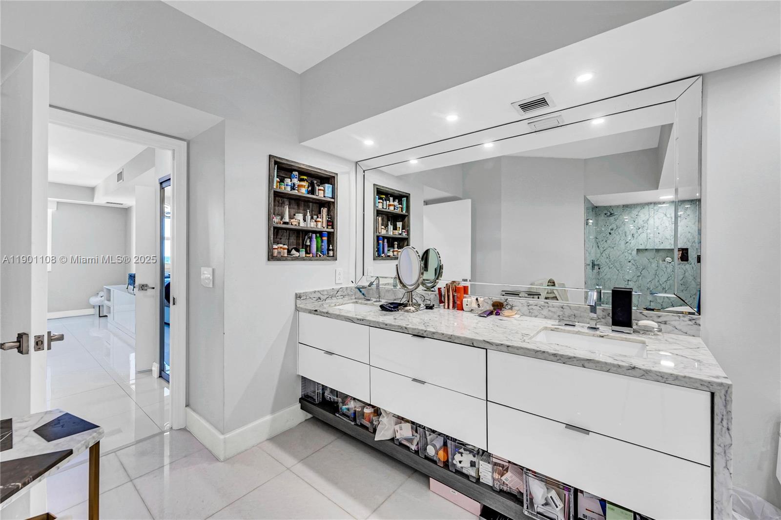 TURNBERRY VILLAGE SO TOWE - Residential Lease