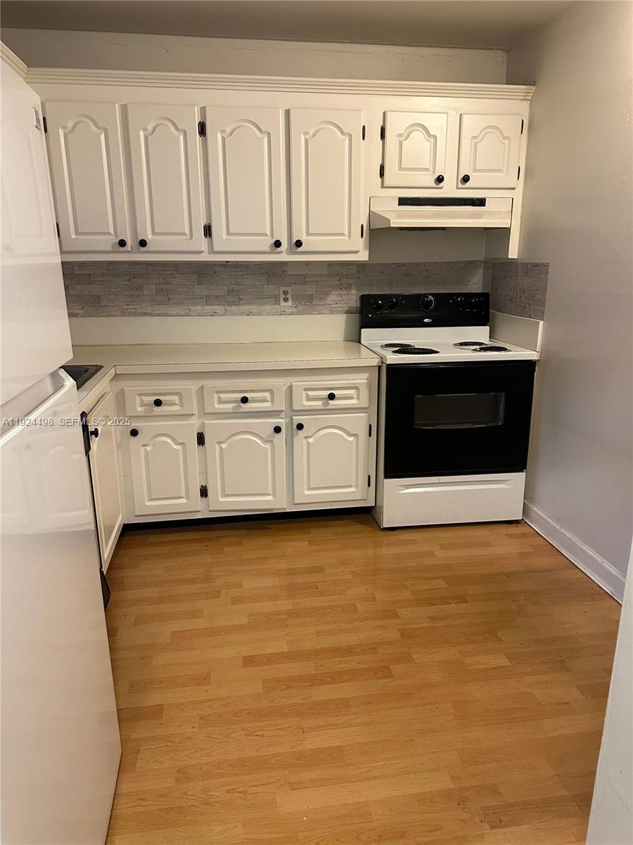 VILLAGE OF KINGS CREEK CO - Residential