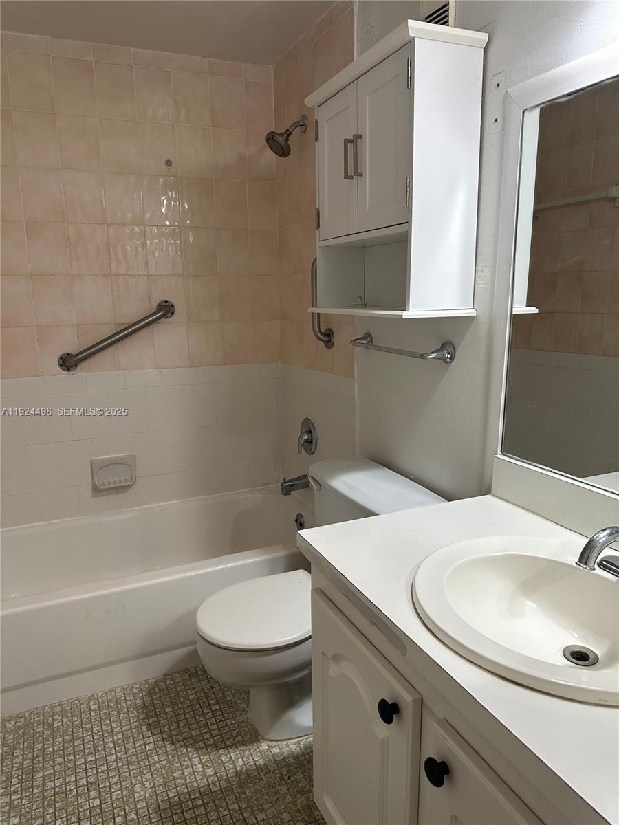 VILLAGE OF KINGS CREEK CO - Residential