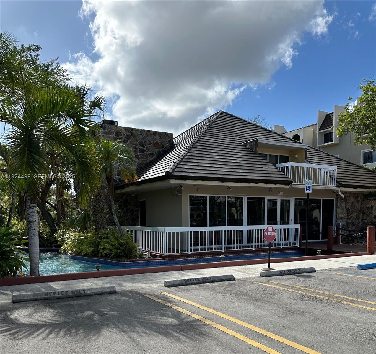 VILLAGE OF KINGS CREEK CO - Residential