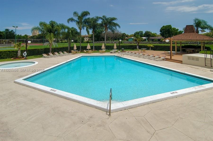 VILLAGE OF KINGS CREEK CO - Residential