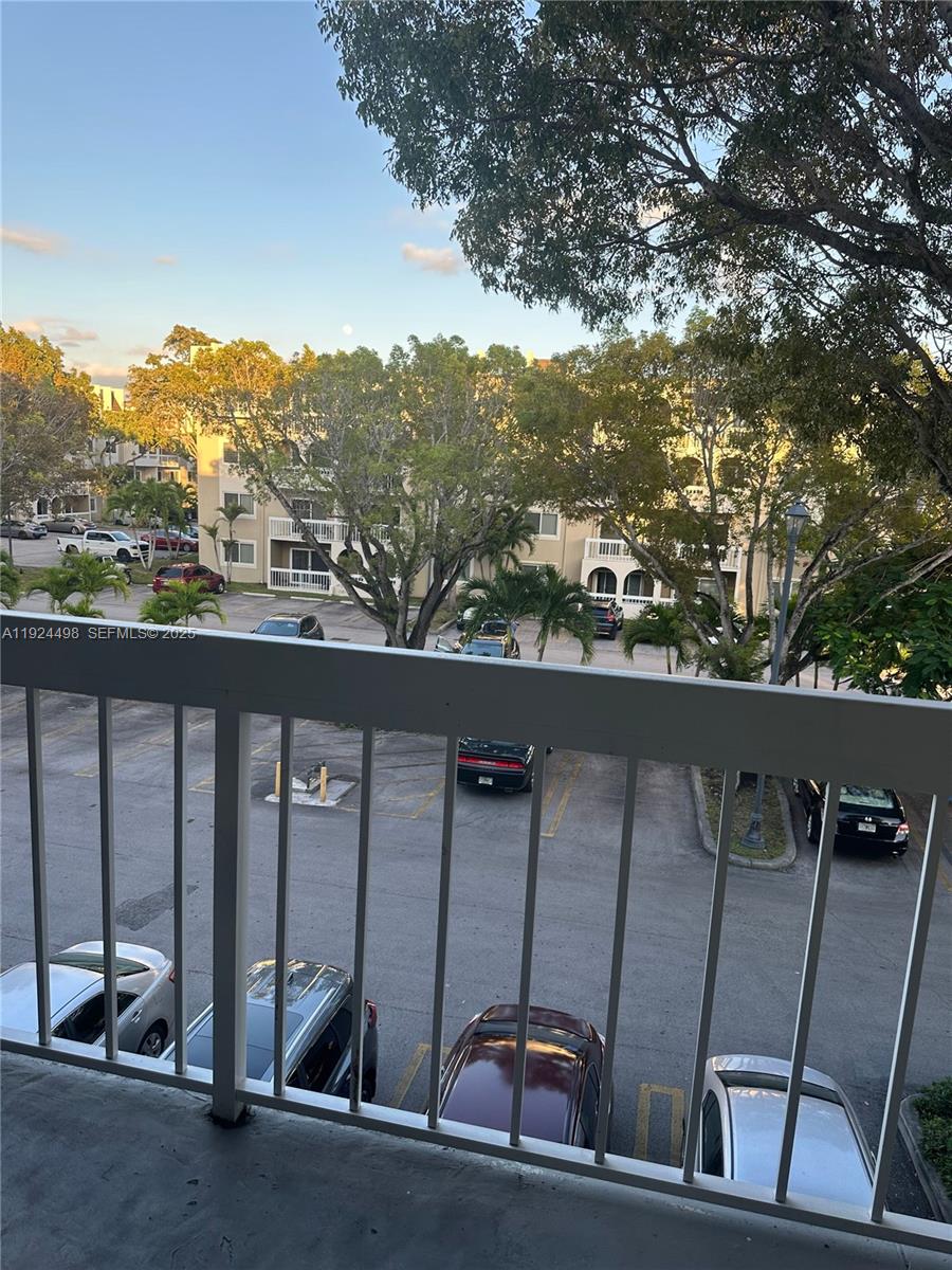 VILLAGE OF KINGS CREEK CO - Residential