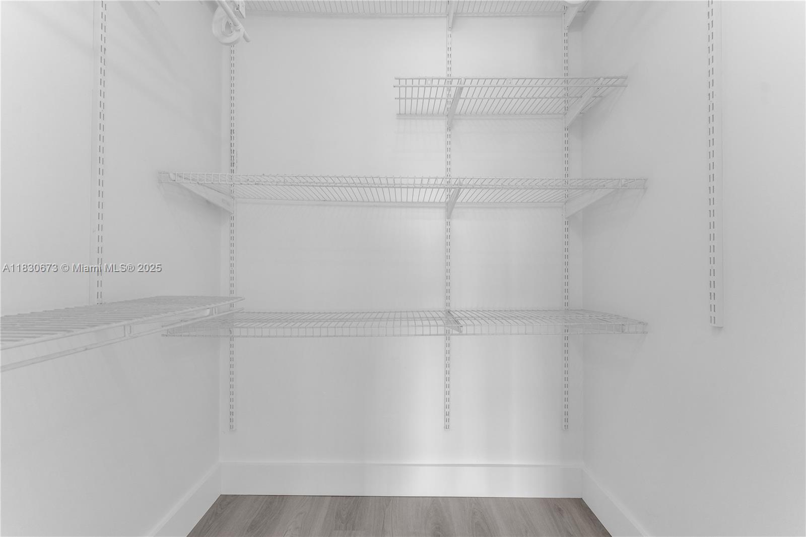 LAKESHORE AT UNIVERSITY P - Residential