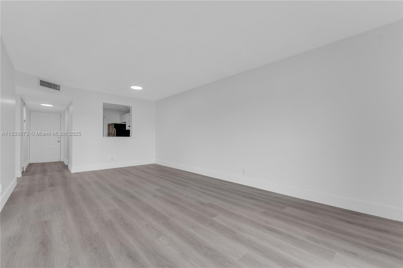 LAKESHORE AT UNIVERSITY P - Residential