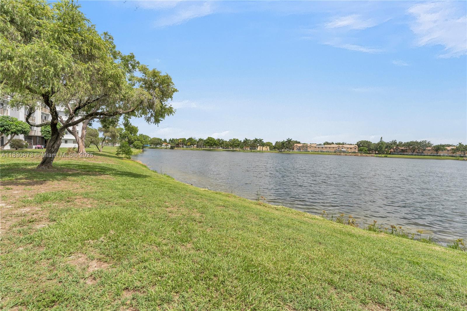 LAKESHORE AT UNIVERSITY P - Residential