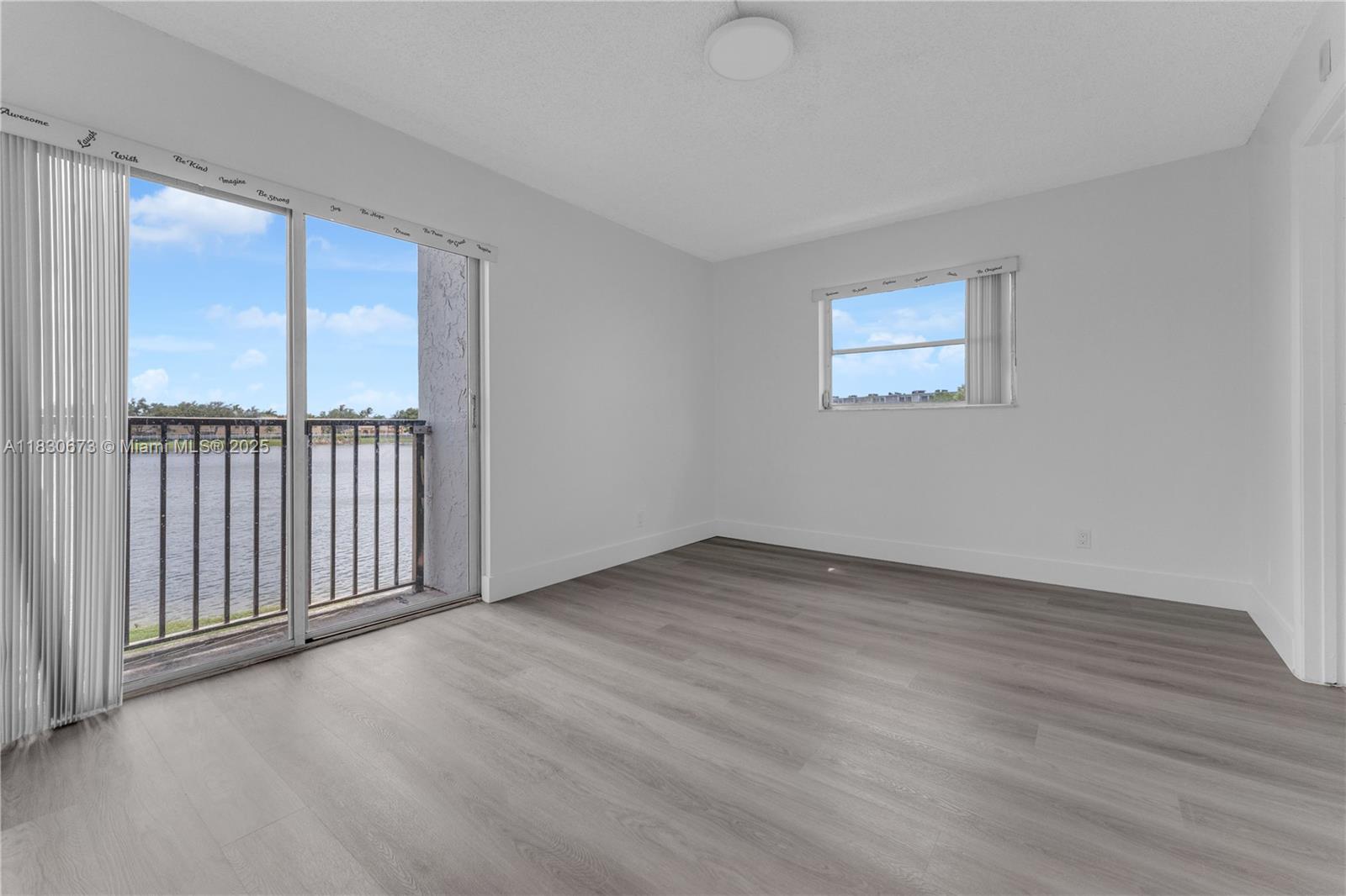 LAKESHORE AT UNIVERSITY P - Residential