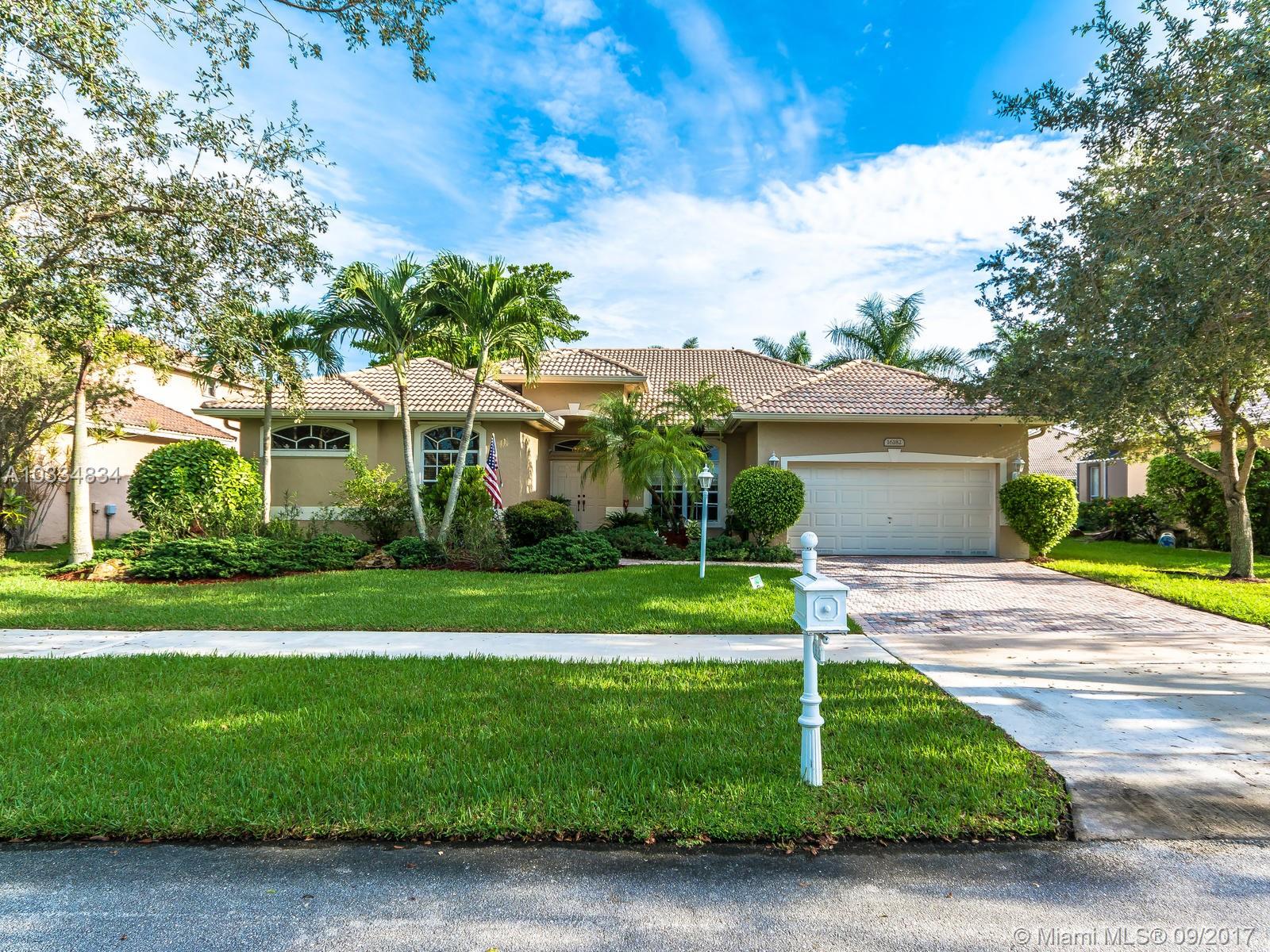 STONERIDGE LAKE ESTATES - Residential