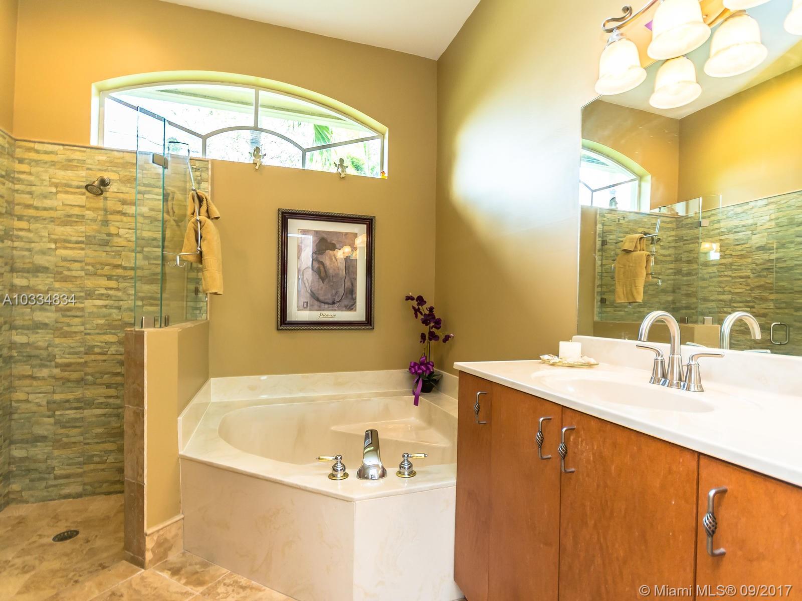 STONERIDGE LAKE ESTATES - Residential