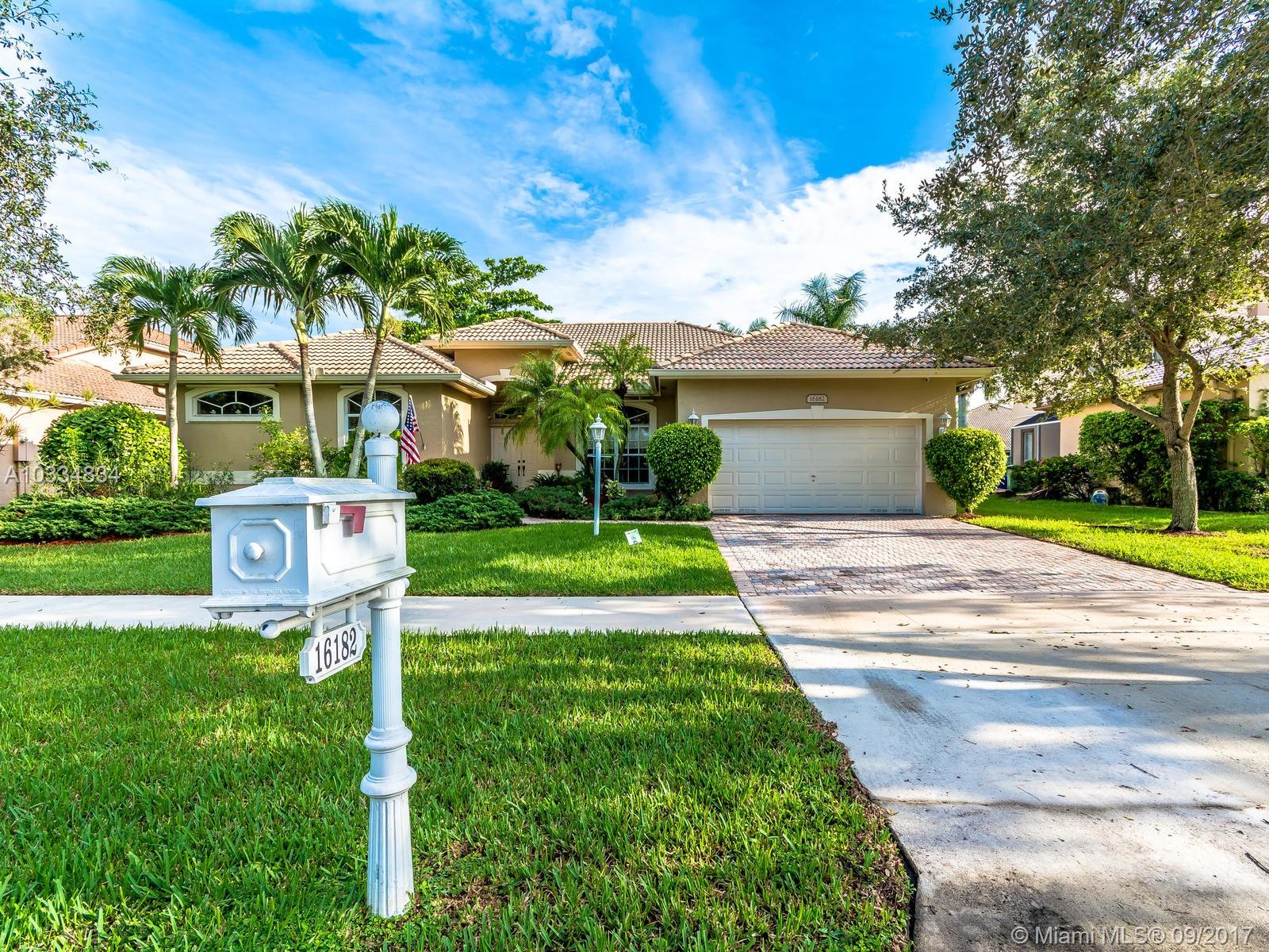 STONERIDGE LAKE ESTATES - Residential