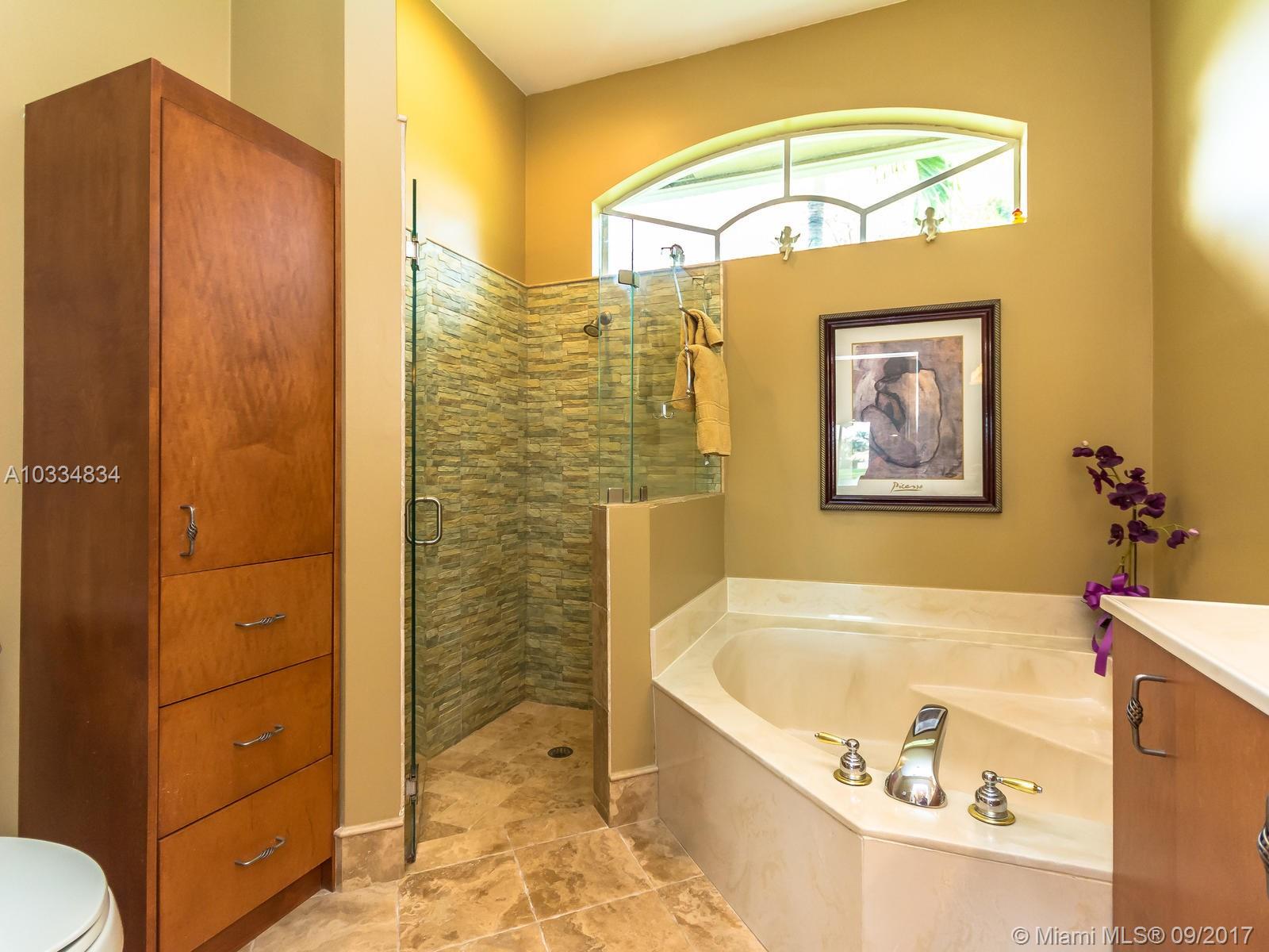 STONERIDGE LAKE ESTATES - Residential