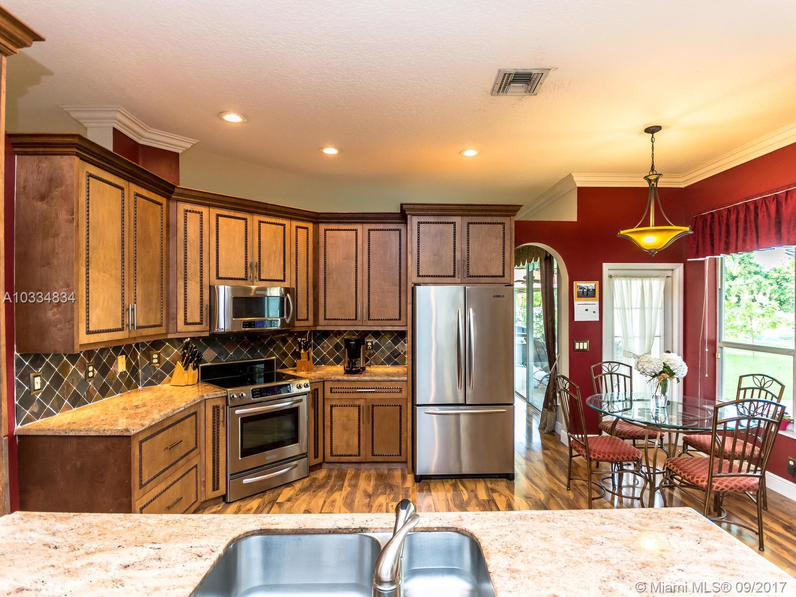 STONERIDGE LAKE ESTATES - Residential