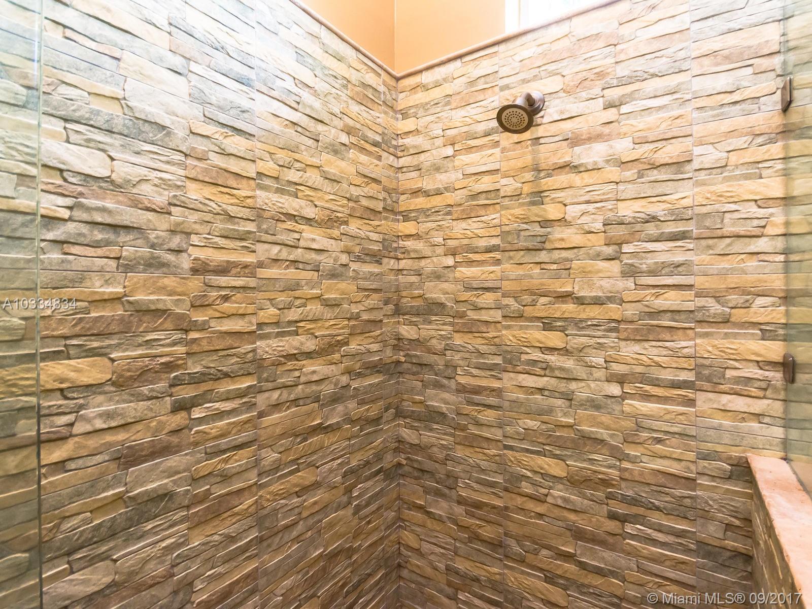 STONERIDGE LAKE ESTATES - Residential