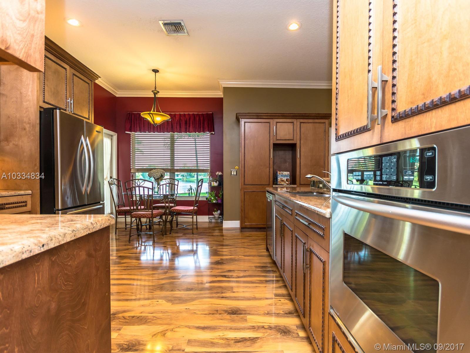 STONERIDGE LAKE ESTATES - Residential