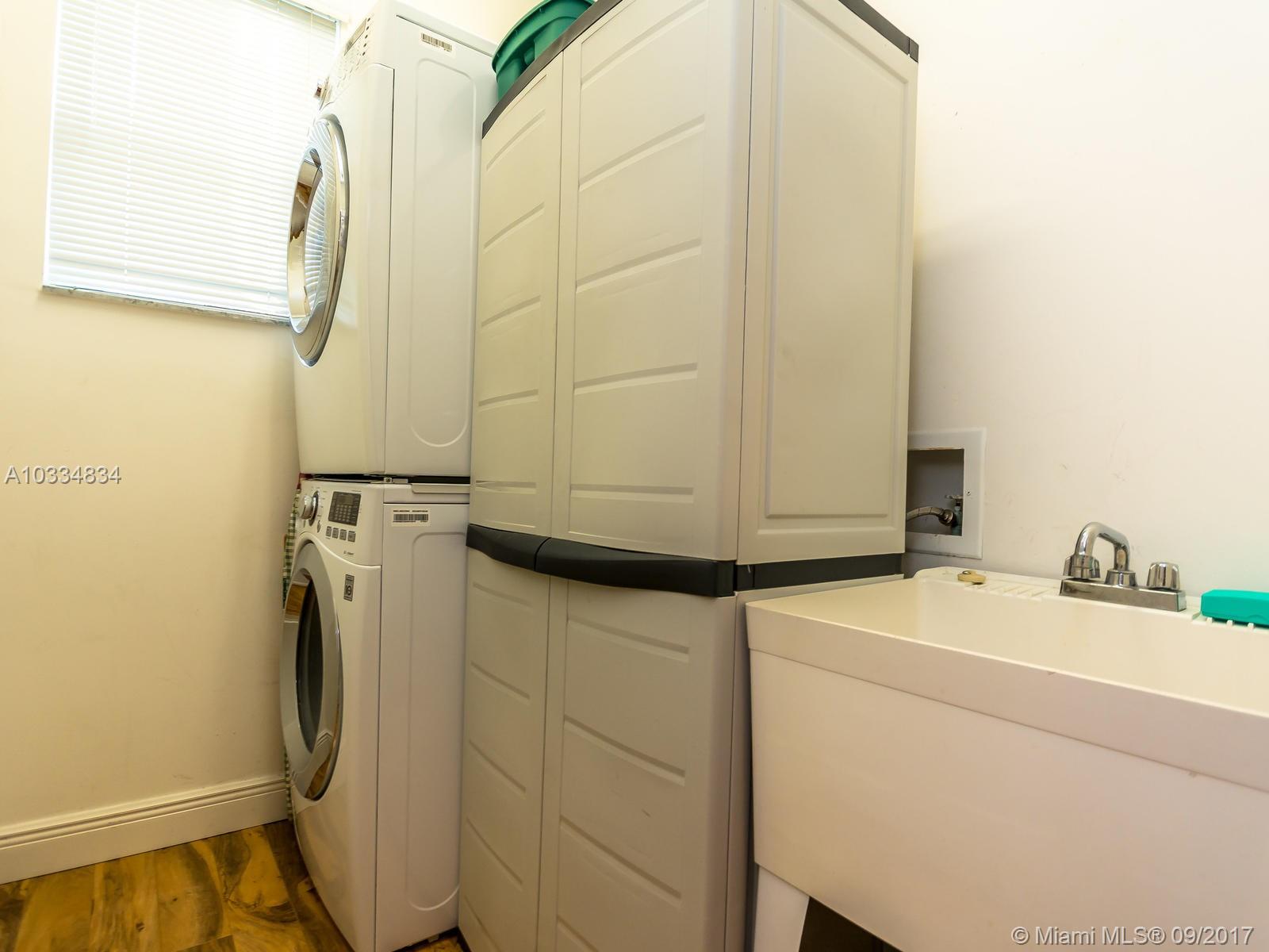 STONERIDGE LAKE ESTATES - Residential