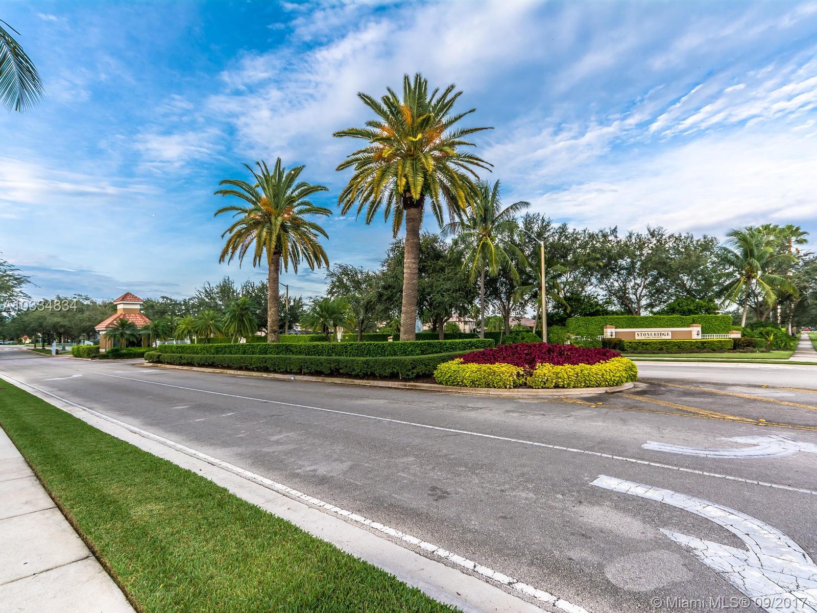 STONERIDGE LAKE ESTATES - Residential