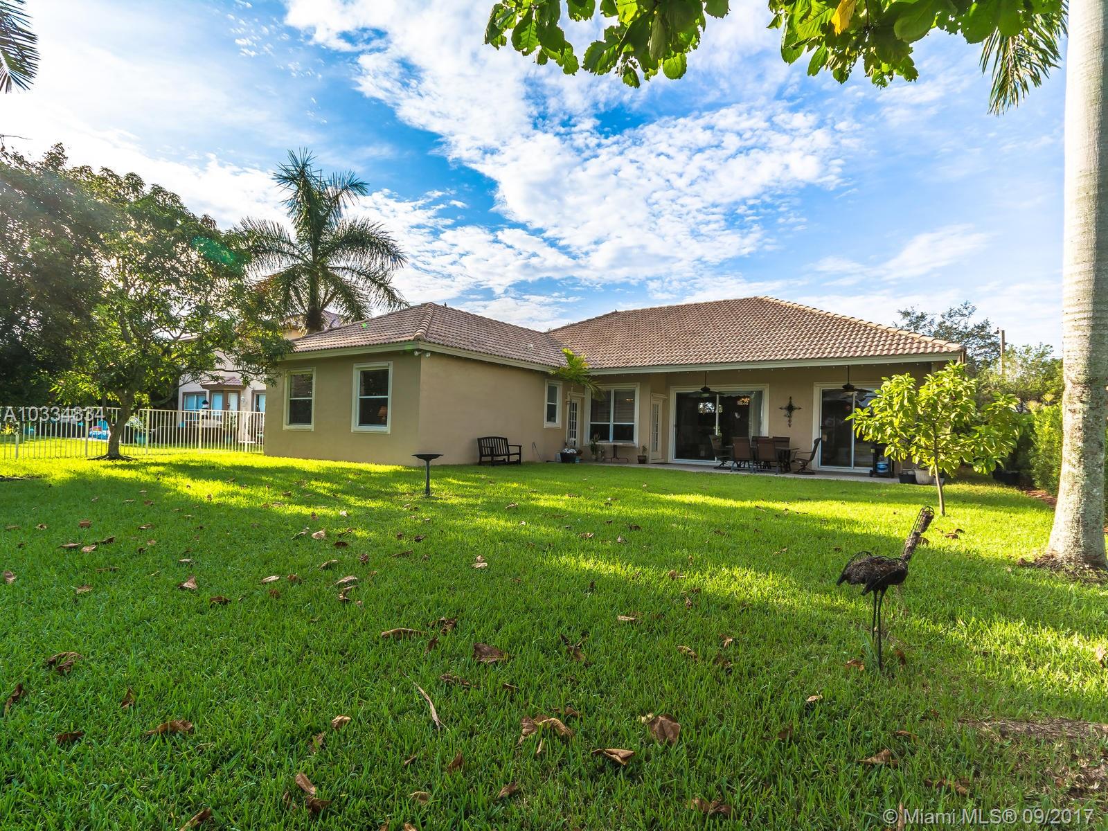 STONERIDGE LAKE ESTATES - Residential