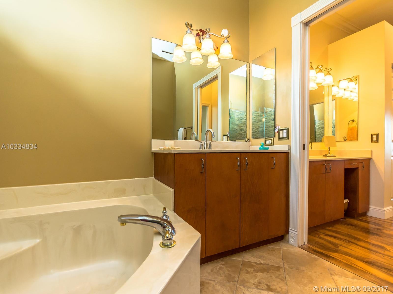 STONERIDGE LAKE ESTATES - Residential