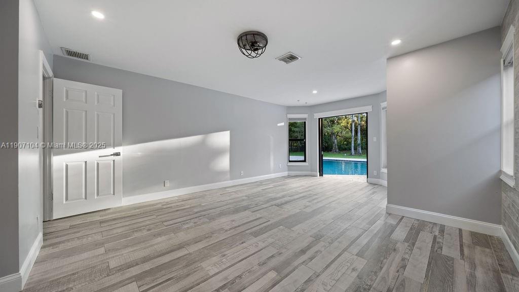 RIVERSIDE ACRES - Residential Lease