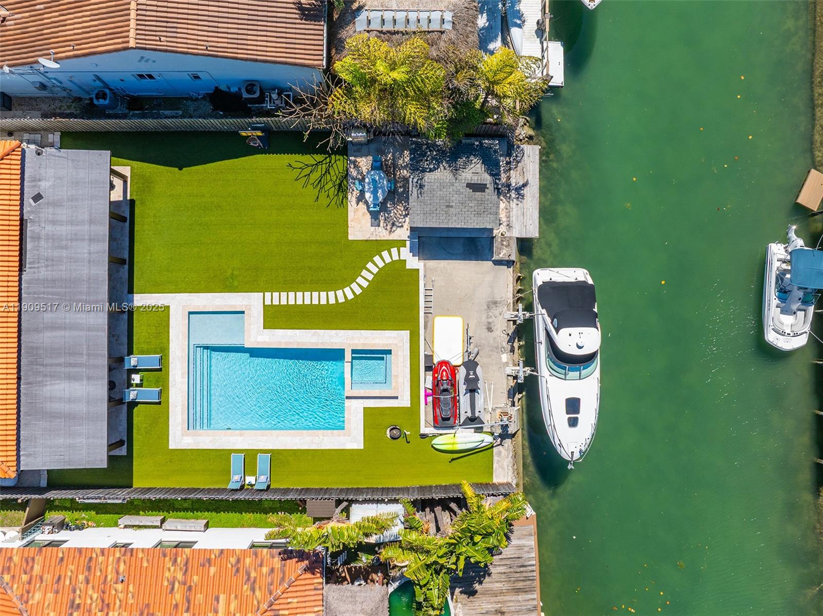 BISCAYNE POINT - Residential