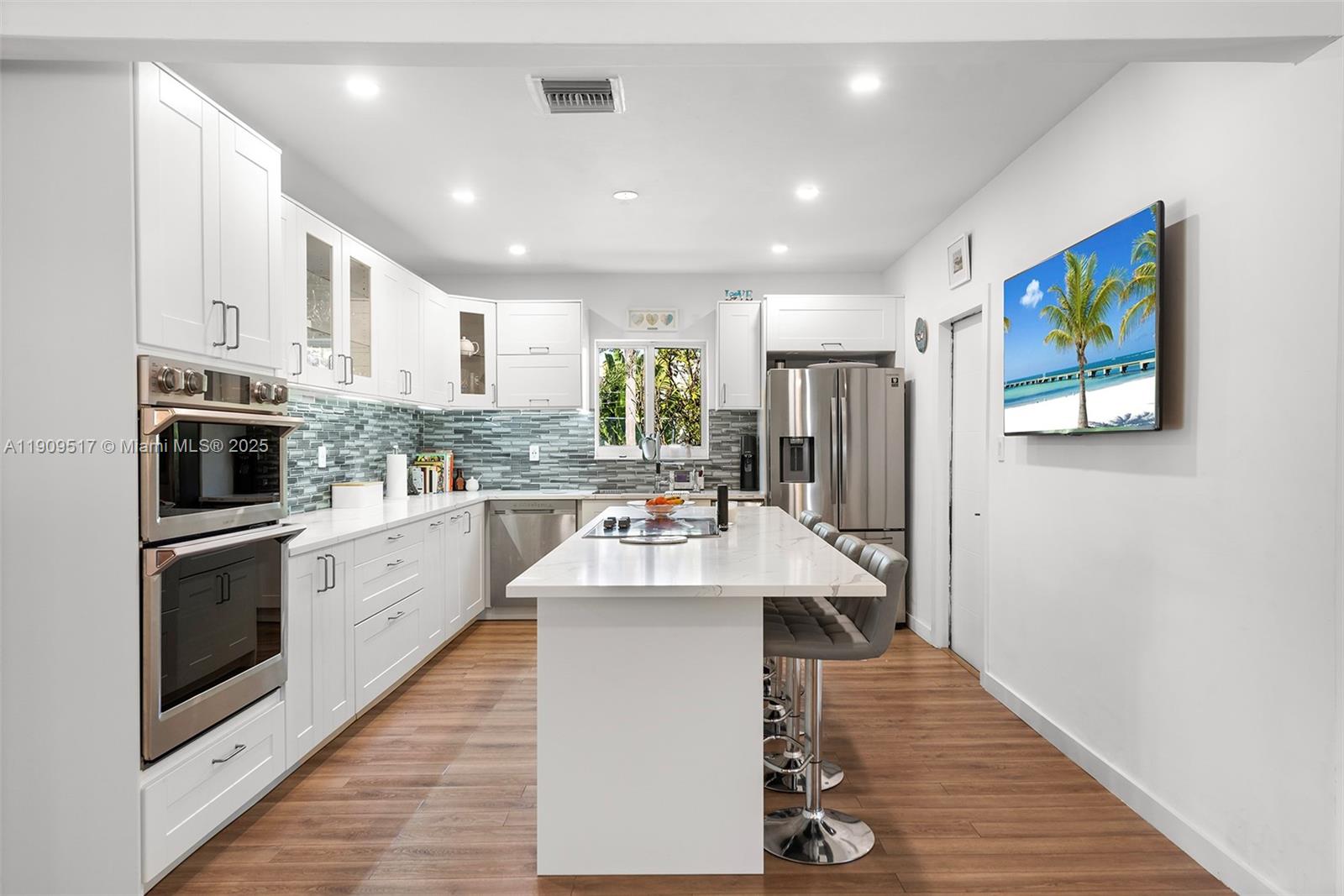 BISCAYNE POINT - Residential