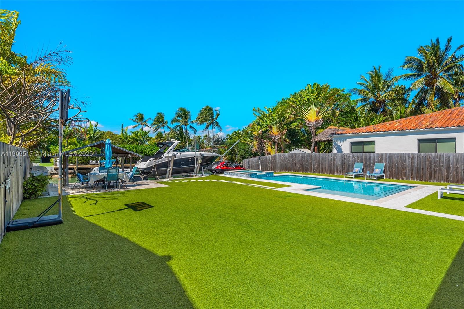 BISCAYNE POINT - Residential