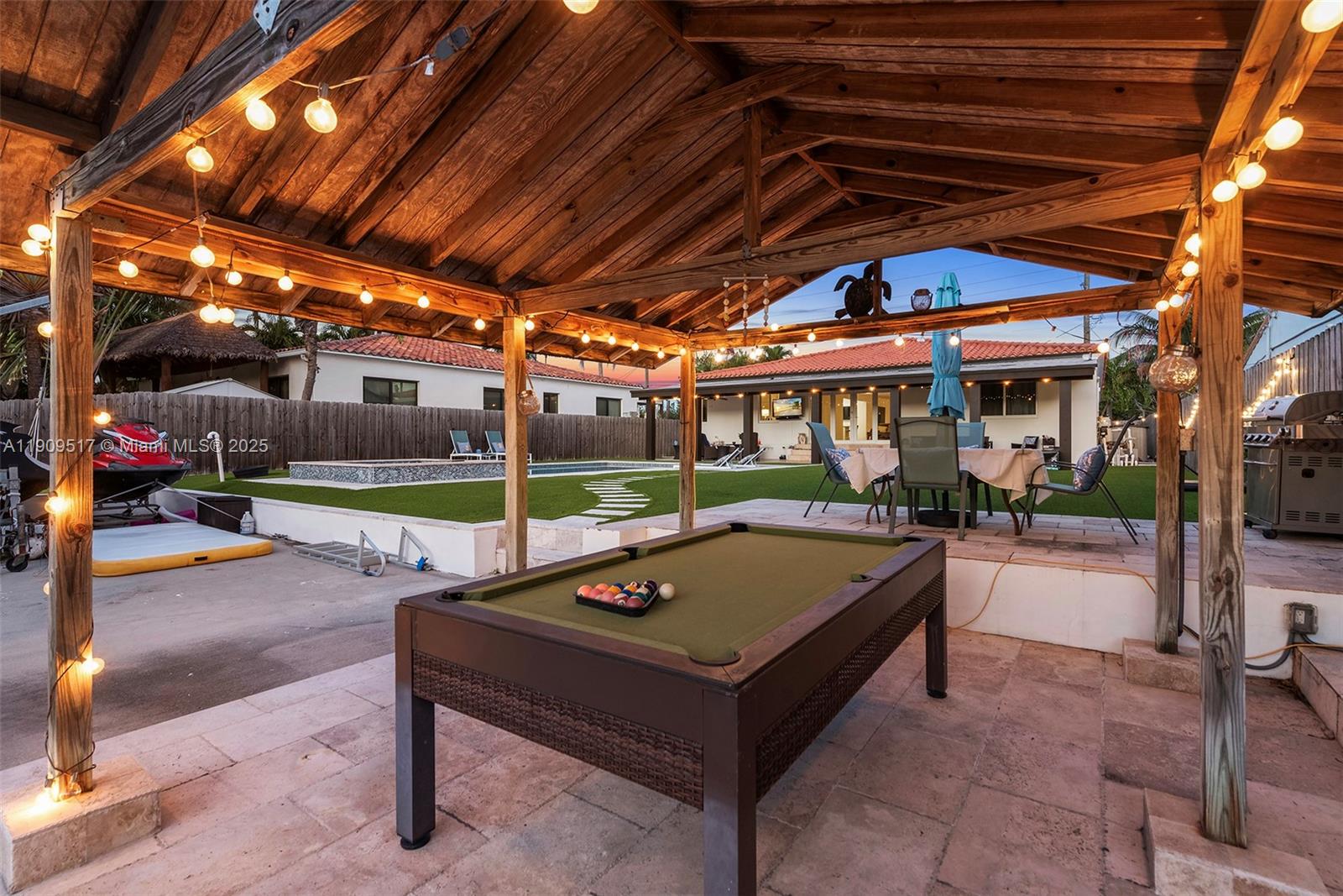 BISCAYNE POINT - Residential